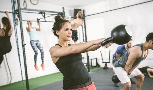 成人腰部锻炼操视频,跟随视频轻松打造完美腰线