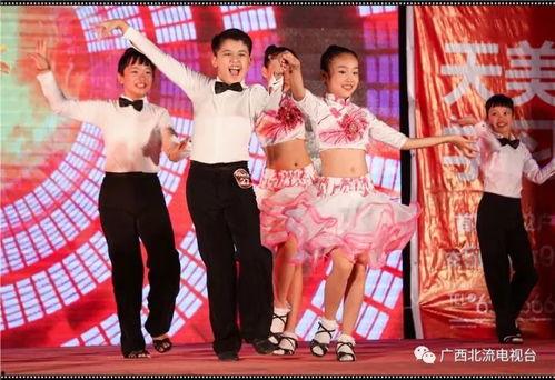 成人模特队形节目视频,成人模特队形节目精彩瞬间回顾