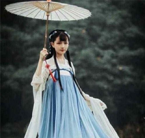 四成人穿汉服视频